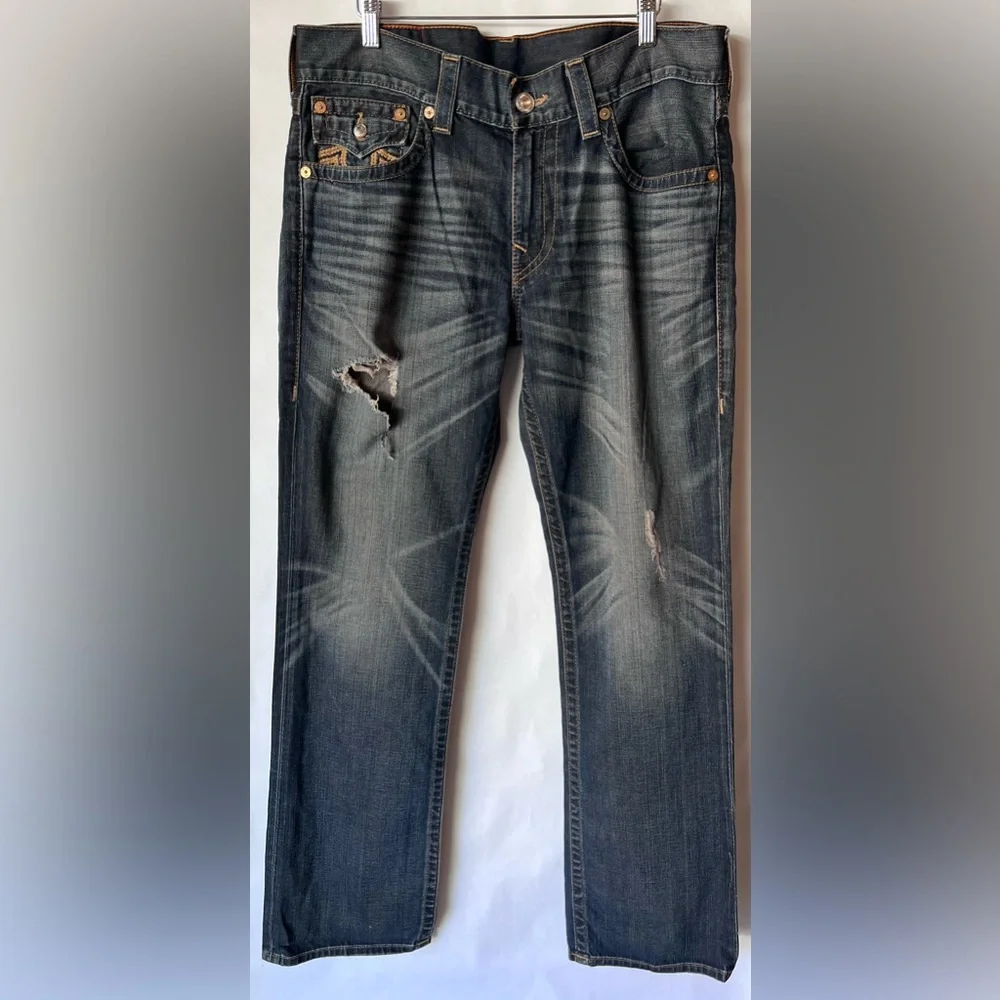 NWT TRUE RELIGION STRAIGHT FLAP RIPPED MENS JEAN SIZE‎ 34